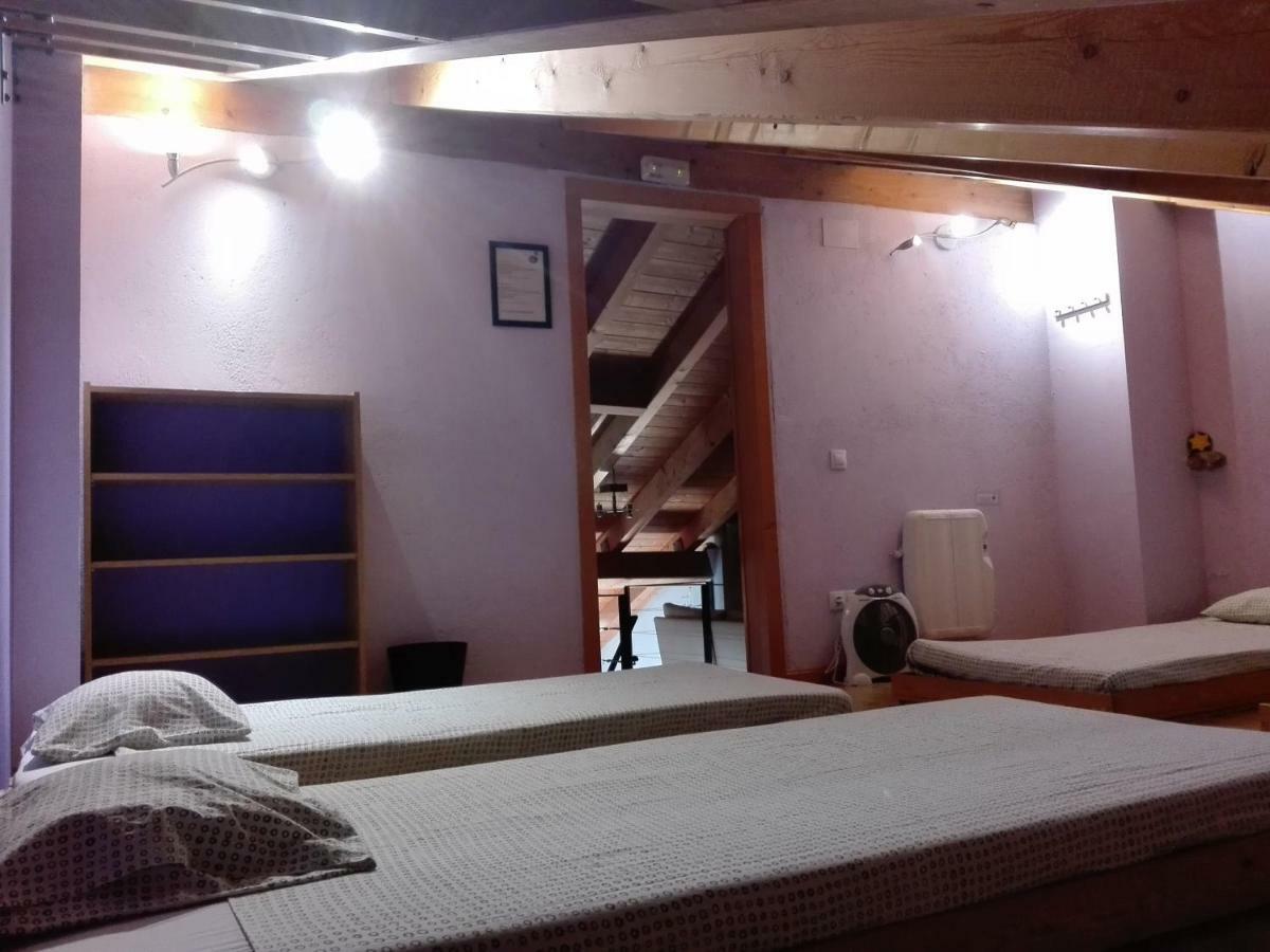 Refugi Casa Canelo Rodes Bagian luar foto